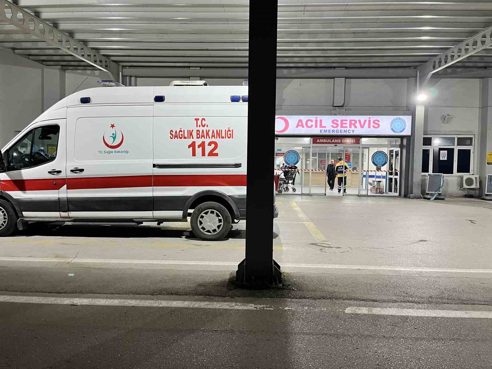 Bursa&rsquo;da gece yarısı hesaplaşma, aracın &ouml;n&uuml;n&uuml; kesip ateş a&ccedil;tı
