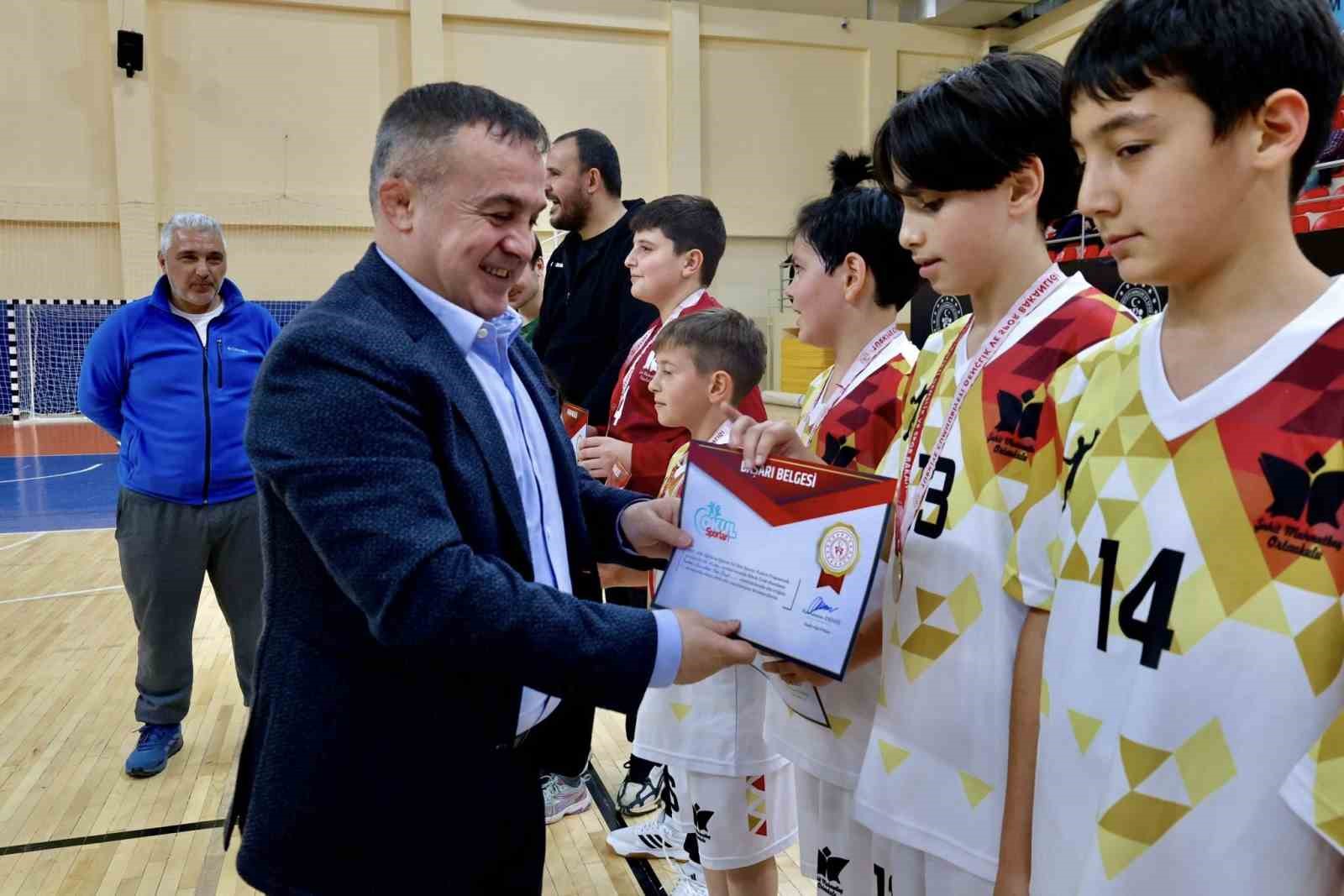 Bilecik&rsquo;te Hentbol K&uuml;&ccedil;&uuml;kler Yarı Finali tamamlandı
