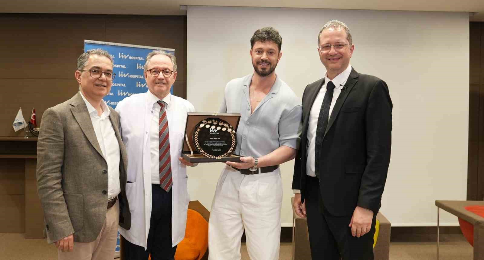 Murat Boz ‘kalp’ten mesaj verdi
