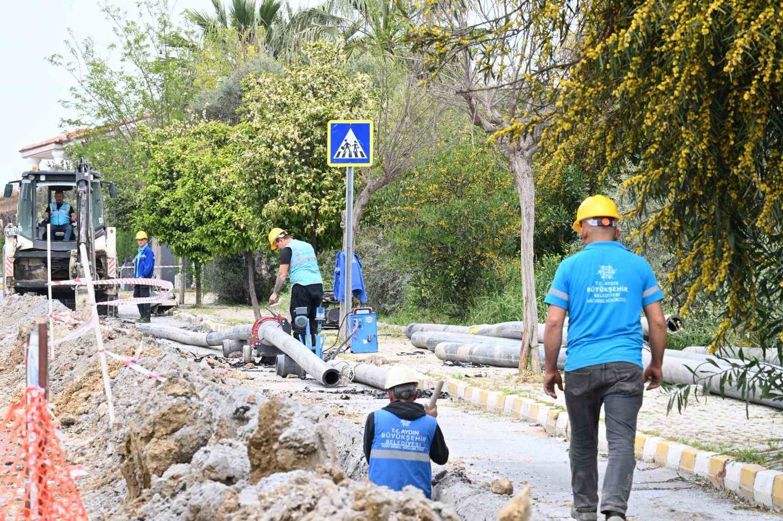 Kuşadası&rsquo;nda altyapı yatırım &ccedil;alışmaları s&uuml;r&uuml;yor
