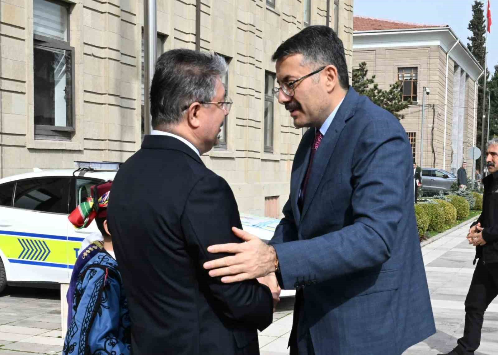 İ&ccedil;işleri Bakan Yardımcısı &Ccedil;elik&rsquo;ten Vali Yılmaz&rsquo;a ziyaret
