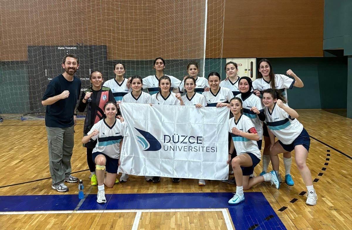 Düzce Üniversitesi salon futbolu kadın takımı 2. Oldu