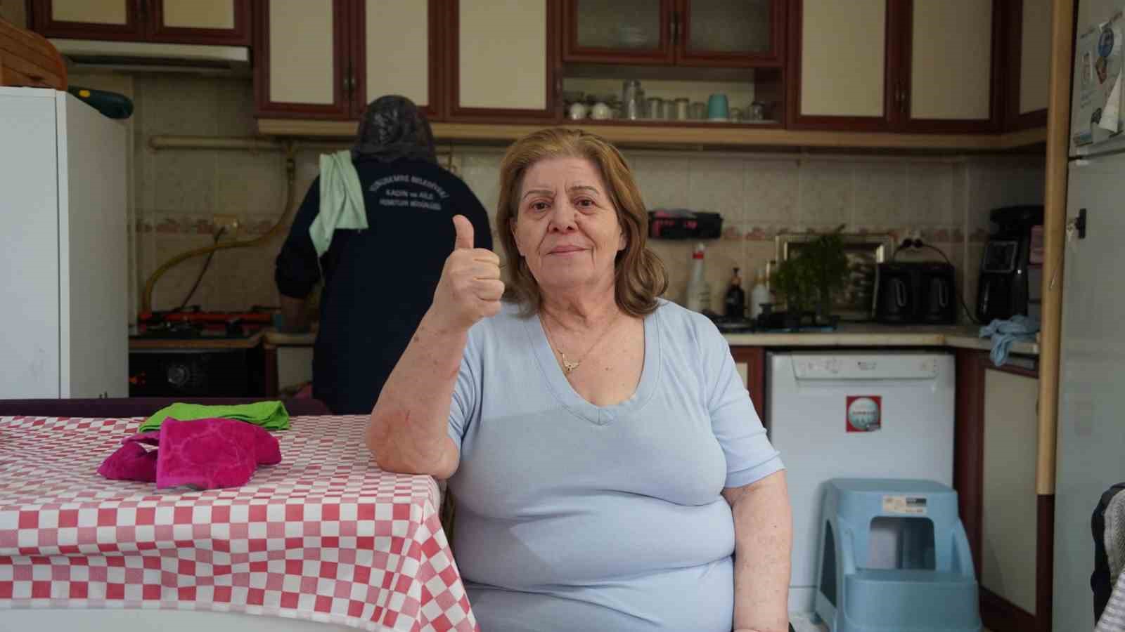 Başkan Balaban talimat verdi yaşlı kadının evi pırıl pırıl yapıldı
