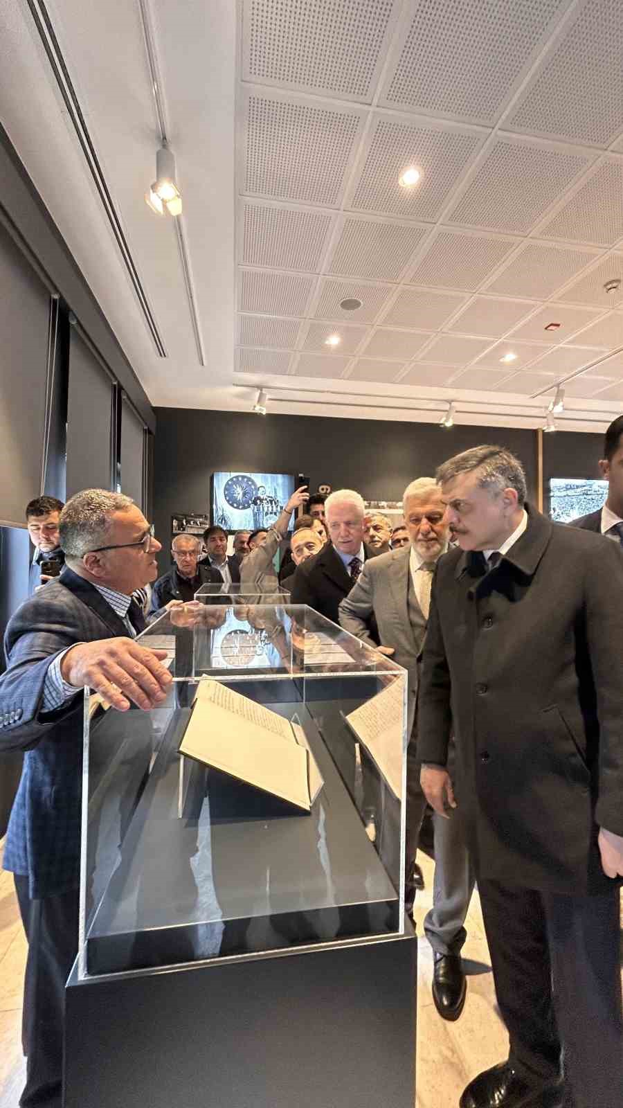 8&rsquo;inci Cumhurbaşkanı Turgut &Ouml;zal, vefatının 33&rsquo;&uuml;nc&uuml; seneyi devriyesinde kabri başında anıldı
