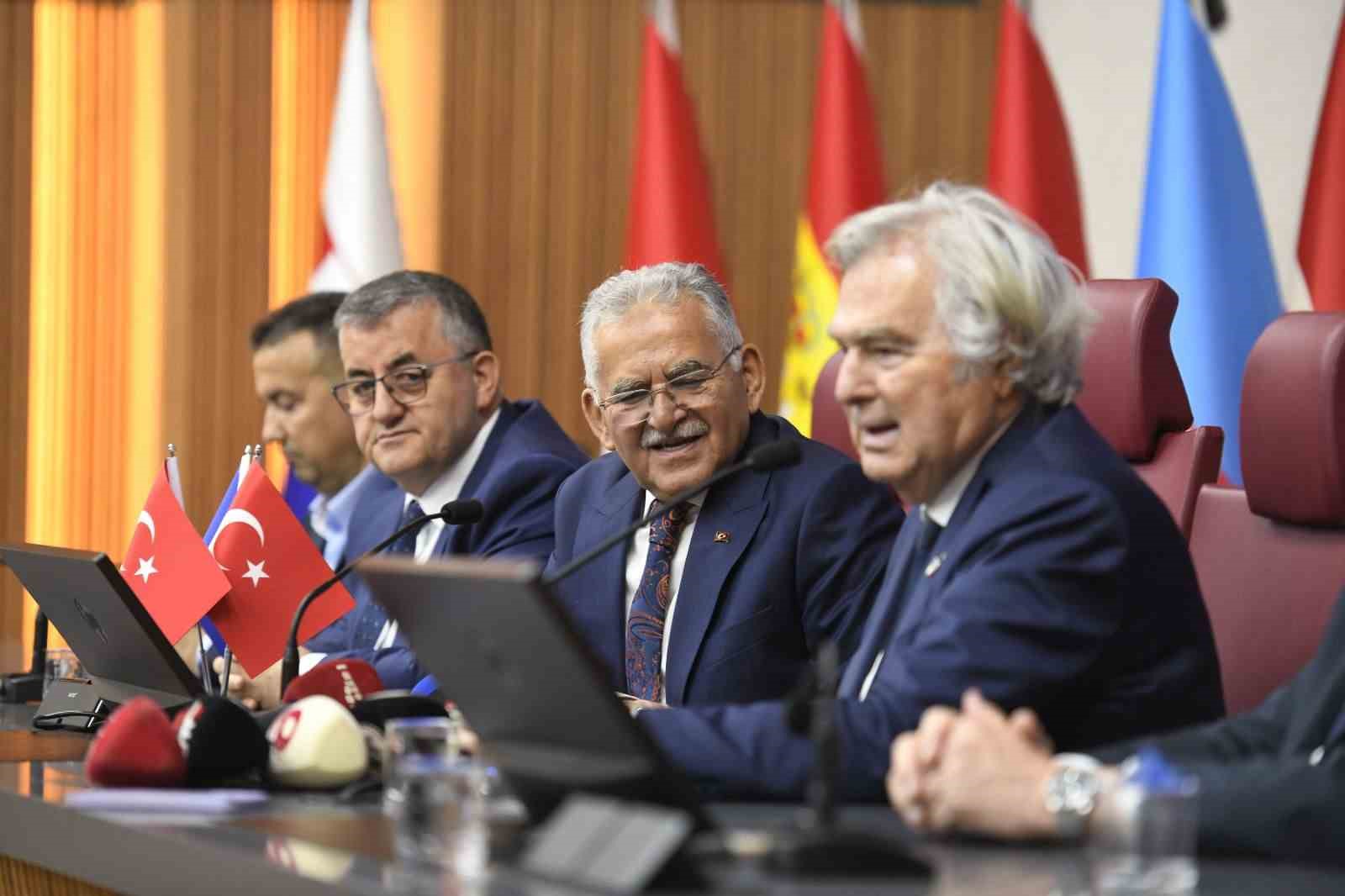 Başkan B&uuml;y&uuml;kkılı&ccedil;, ACES heyetini ağırladı
