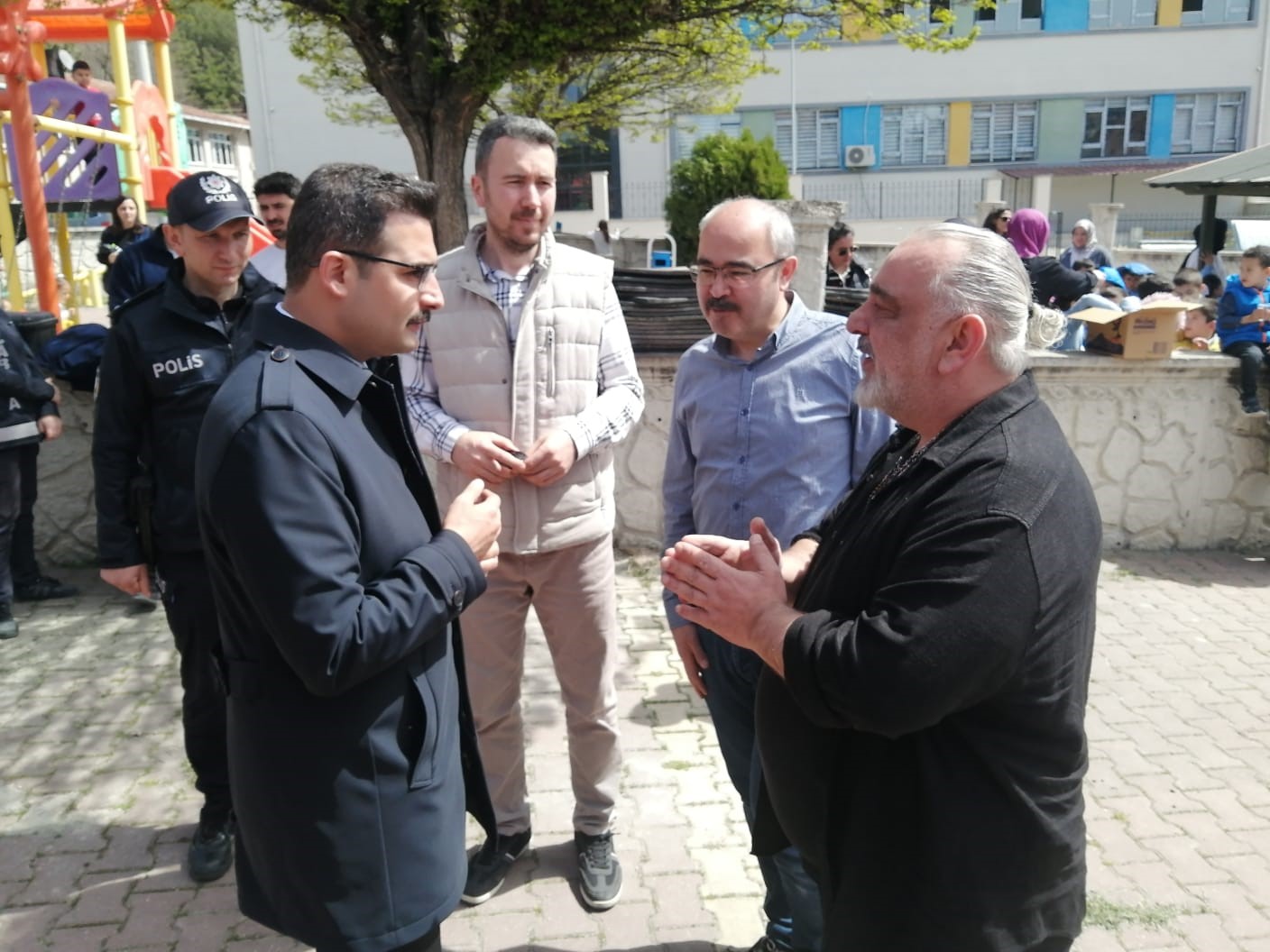 300 &ouml;ğrenci tırda sinemayla buluştu
