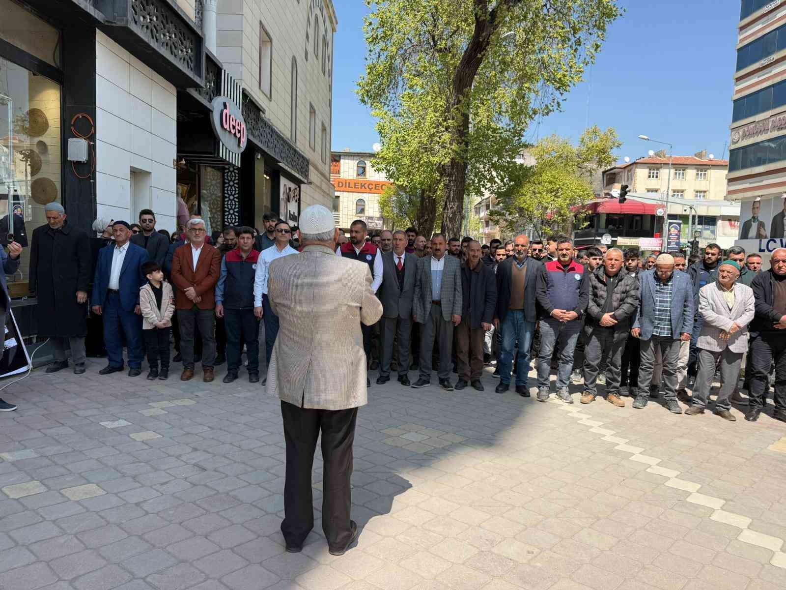 Iğdır&rsquo;da Kahramanmaraş ve Şanlıurfa&rsquo;daki saldırılar i&ccedil;in gıyabi cenaze namazı
