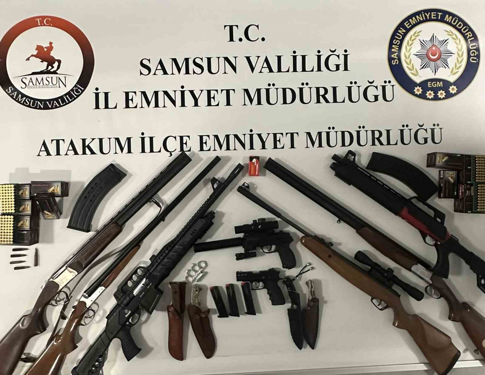 Fabrika m&uuml;d&uuml;r&uuml;n&uuml;n evinde cephanelik gibi silah ve malzeme &ccedil;ıktı
