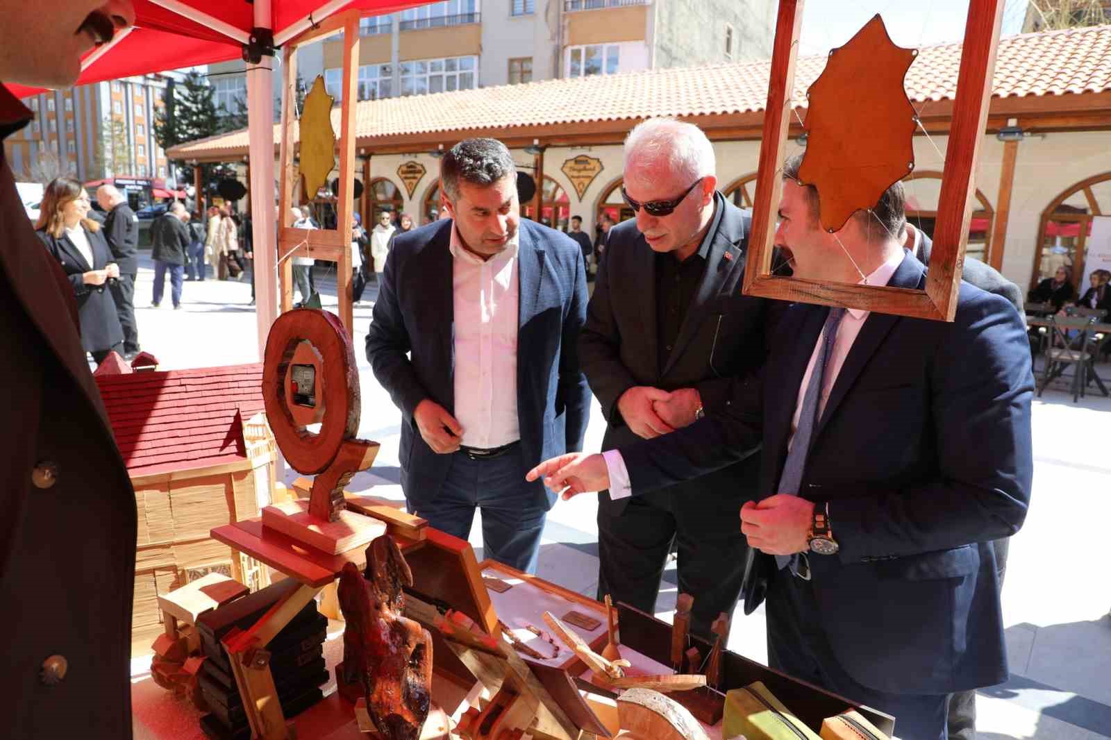 Bayburt&rsquo;ta y&ouml;resel &uuml;r&uuml;n stantları a&ccedil;ıldı
