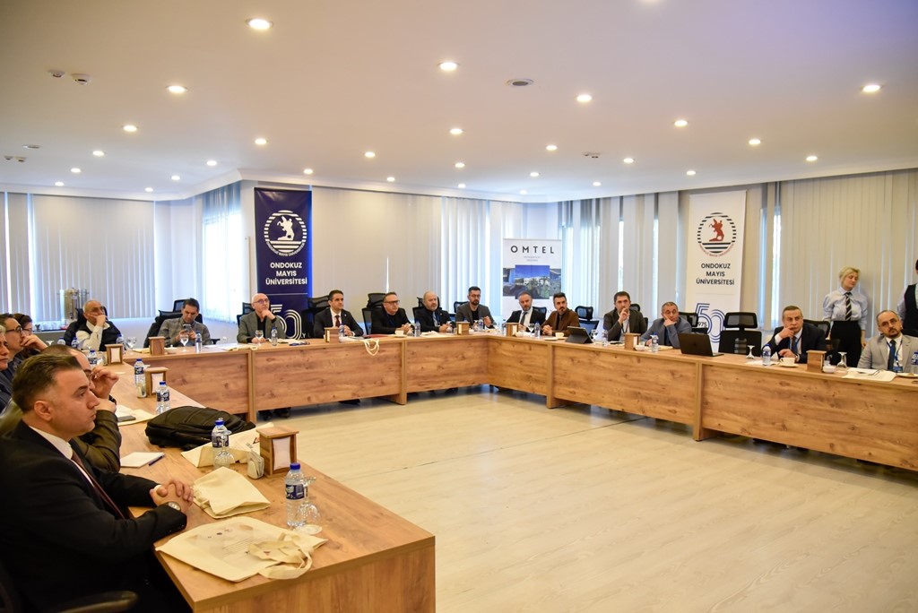 Rekt&ouml;r Yardımcısı Kurnaz: "Disiplinlerarası &ccedil;alışmalar bilimsel değer &uuml;retiyor"
