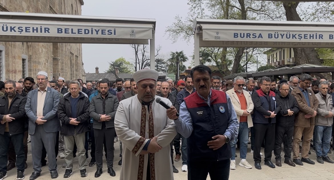 Ayla öğretmen ve 8 öğrenci için Bursa’da gıyabi cenaze namazı kılındı