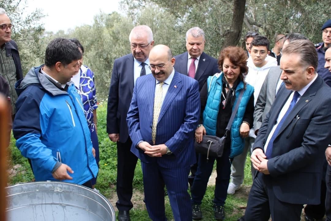Vali Ustaoğlu, antik kenti gezerek sikke basıp sabun yaptı