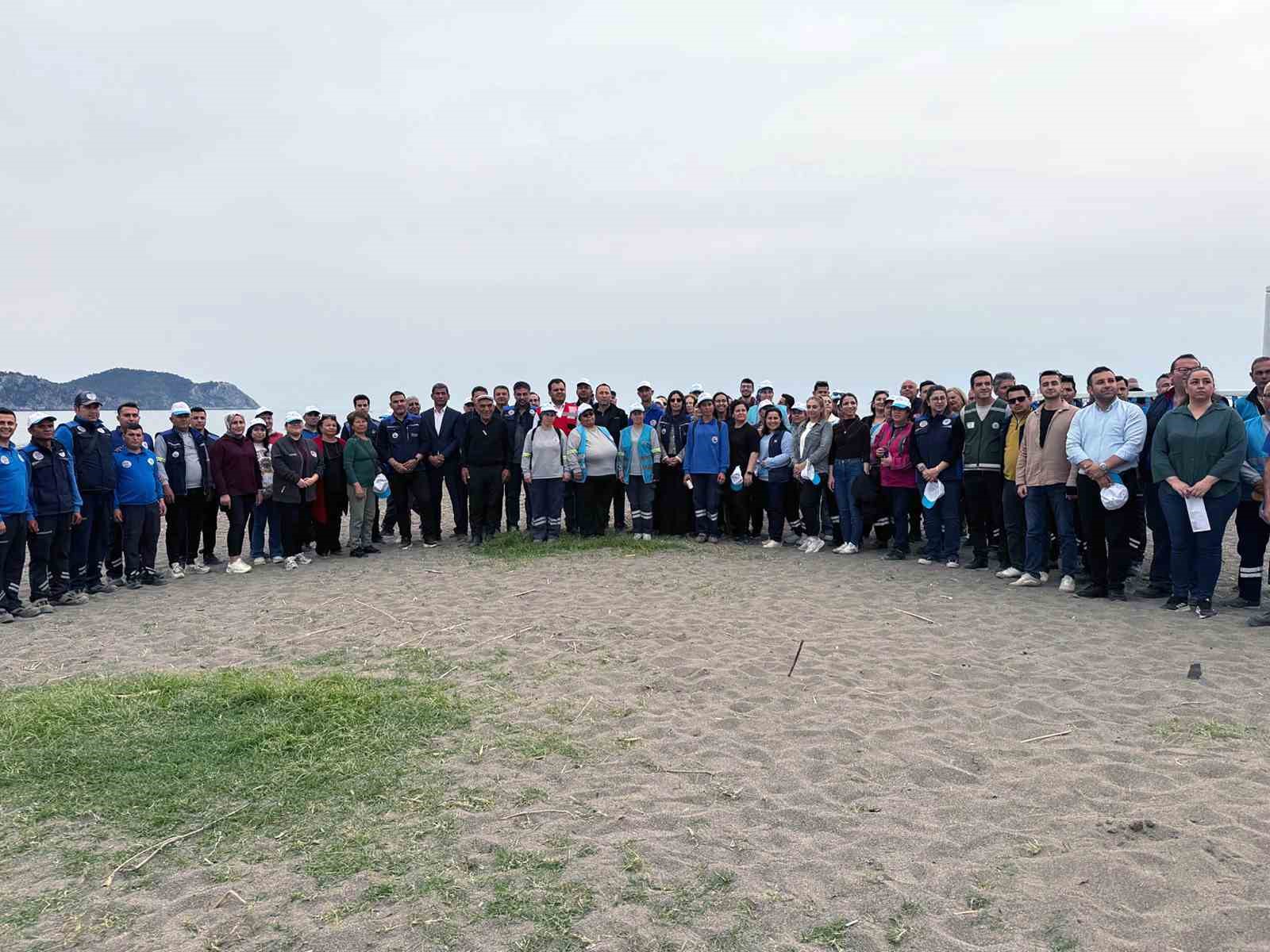 Muğla B&uuml;y&uuml;kşehir&rsquo;den sahillerde temizlik seferberliği
