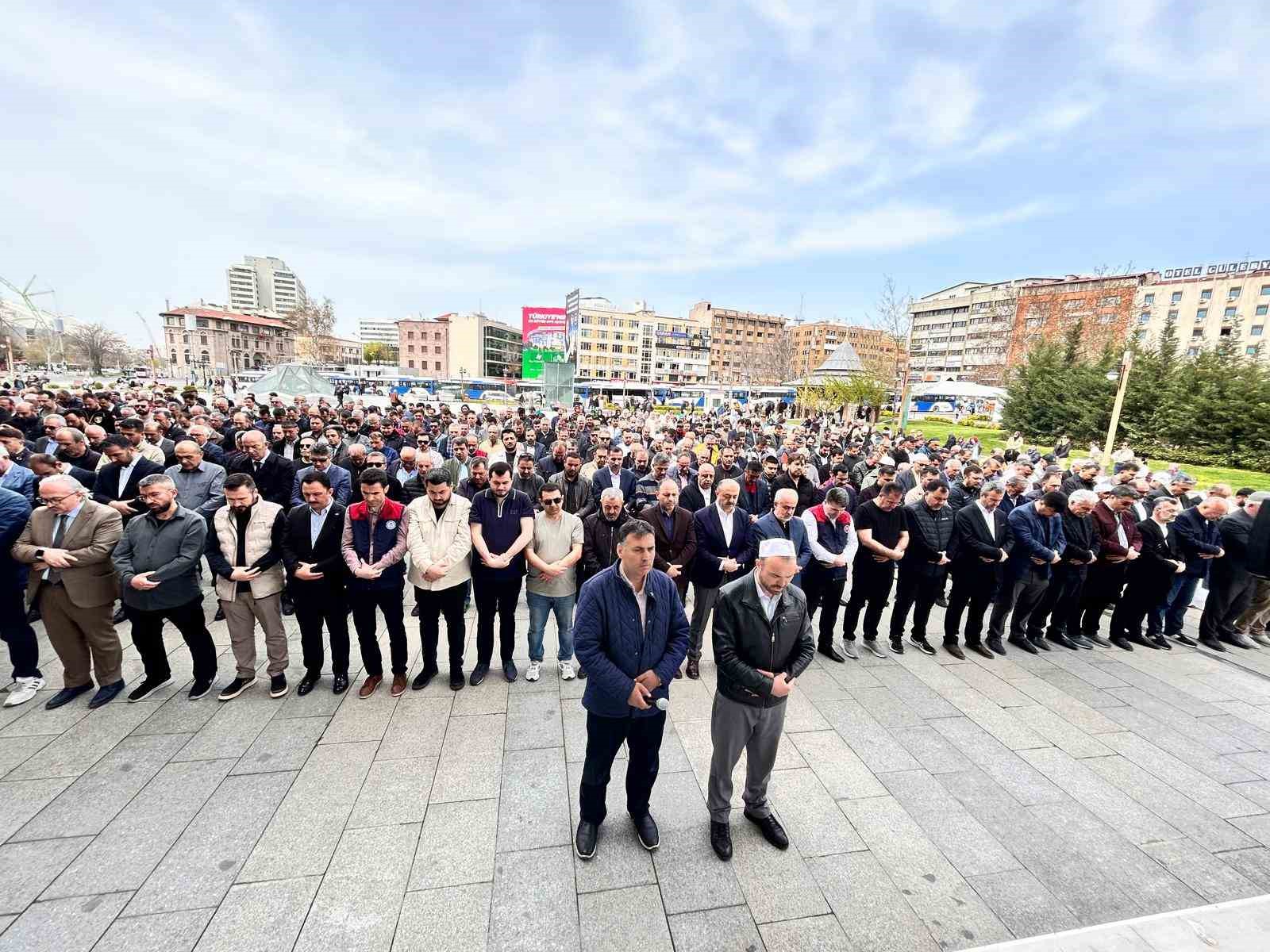 Eğitim Bir-Sen&rsquo;den okul saldırılarında hayatını kaybedenler i&ccedil;in gıyabi cenaze namazı
