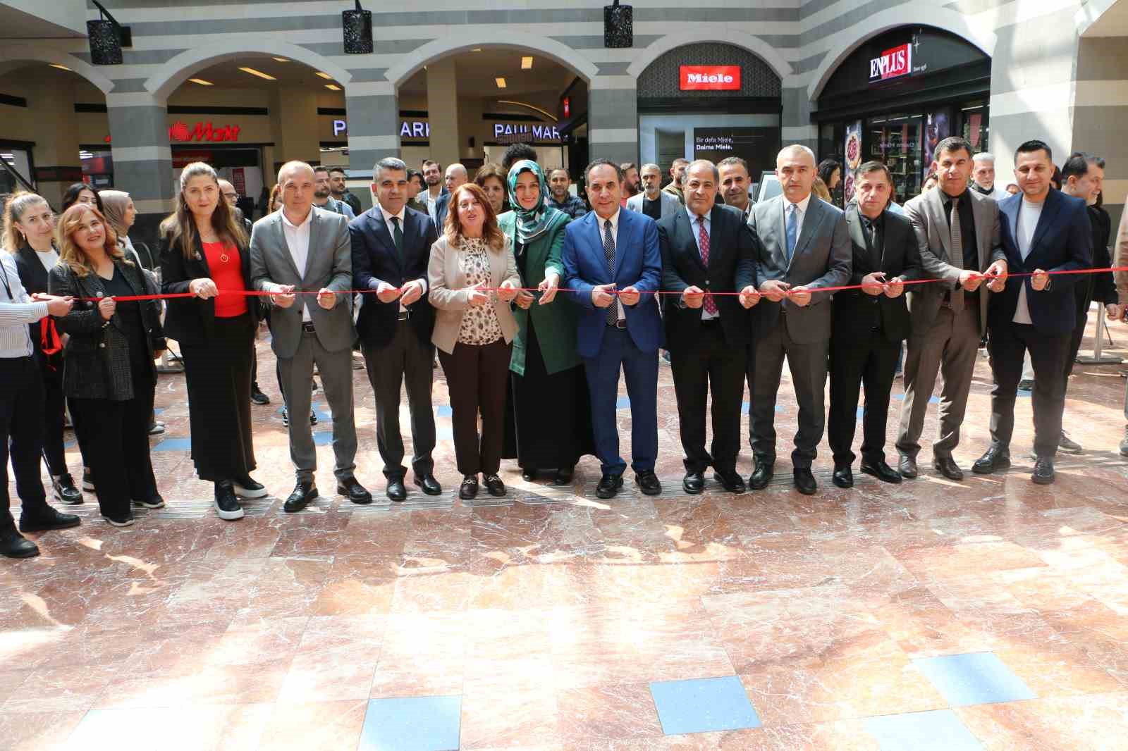 "İl İl T&uuml;rkiye Sergisi" Diyarbakır&rsquo;da sanatseverlerle buluştu
