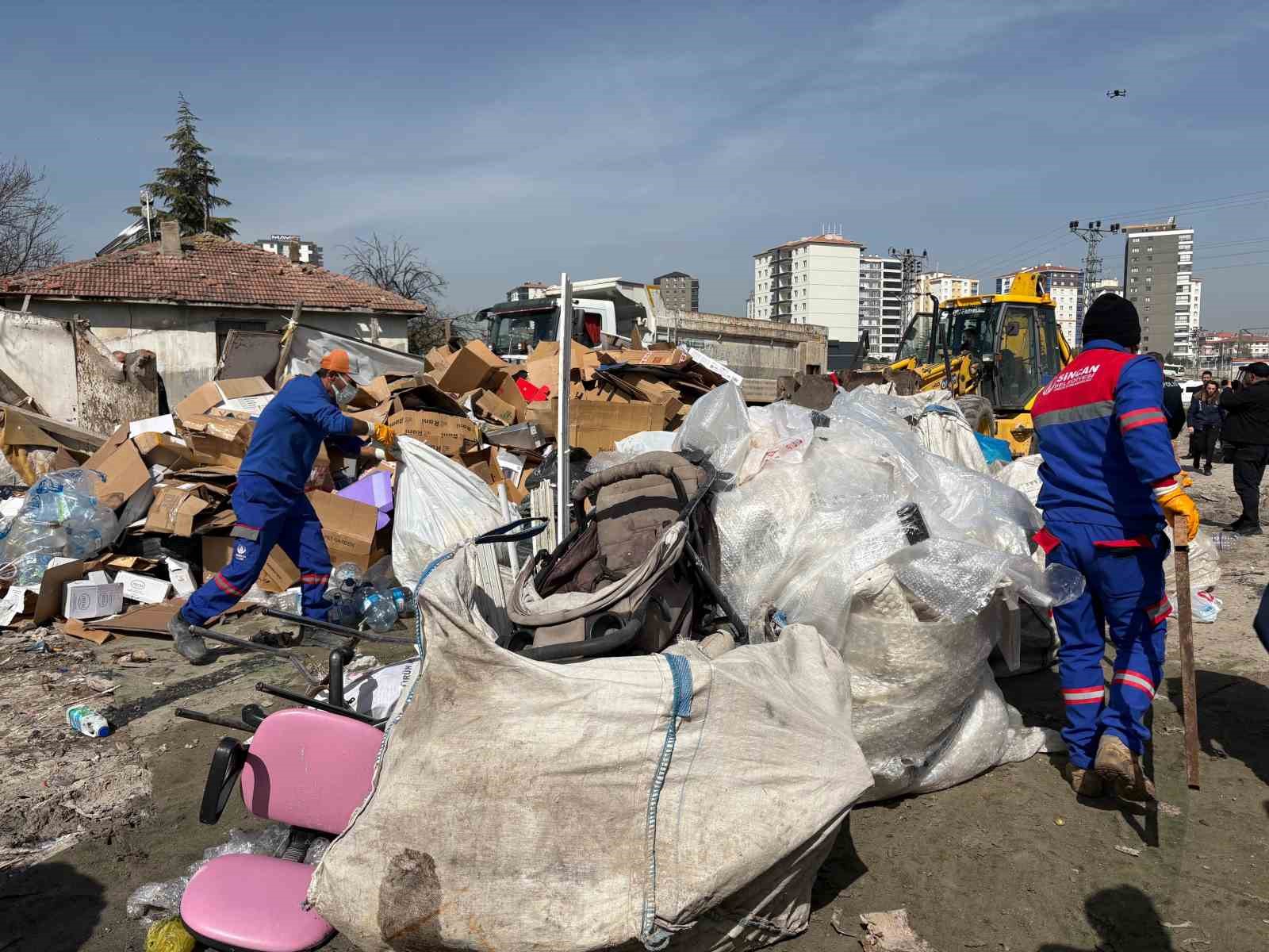 Sincan Belediyesi temiz bir çevre için çalışmalarını sürdürüyor