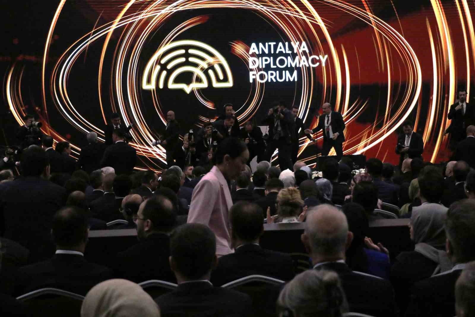 Bakan Fidan: "İsrail&rsquo;in pervasız saldırganlığı Gazze sınırlarını aşmıştır"
