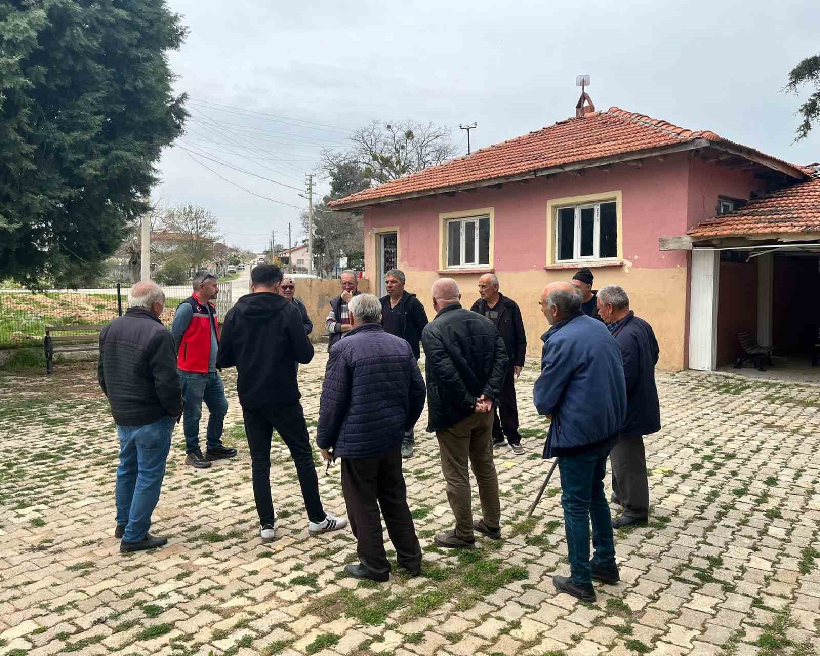 Uşak&rsquo;ta İl Tarım ve Orman M&uuml;d&uuml;rl&uuml;ğ&uuml; ekipleri &uuml;reticilerle bir araya geldi
