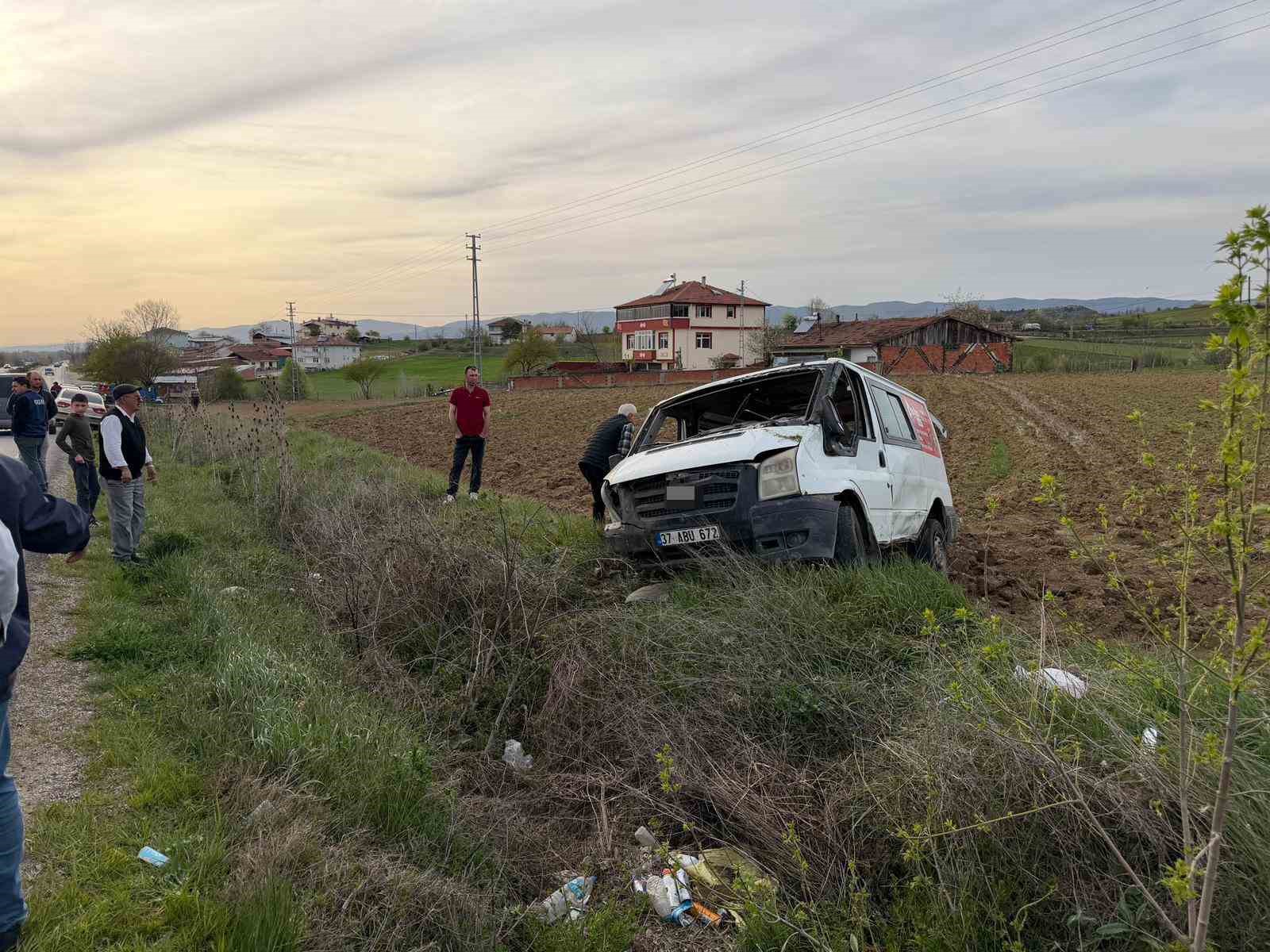 Kastamonu&rsquo;da iki ayrı trafik kazasında 6 kişi yaralandı
