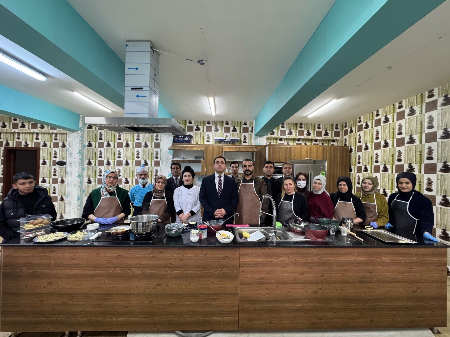 Sason&rsquo;da gen&ccedil;lere meslek kapısı: Aş&ccedil;ı yardımcılığı kursuna yoğun ilgi
