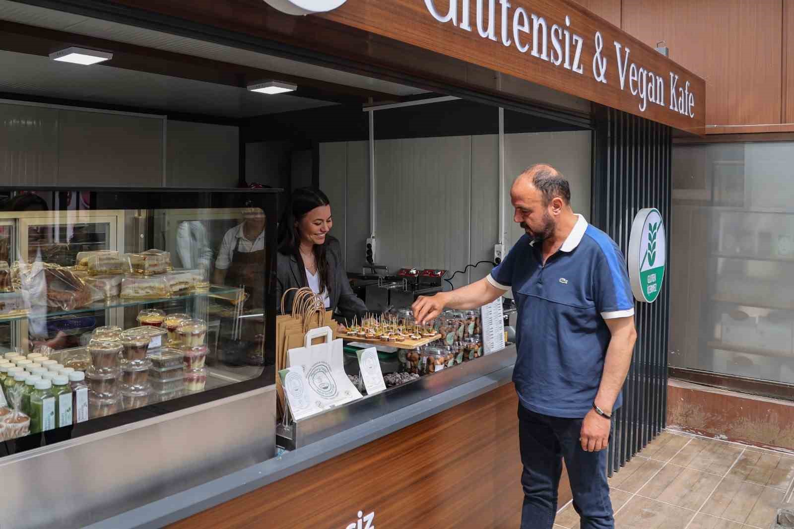 Menderes Park&rsquo;ta Vegan Kafe d&ouml;nemi yoğun ilgiyle başladı
