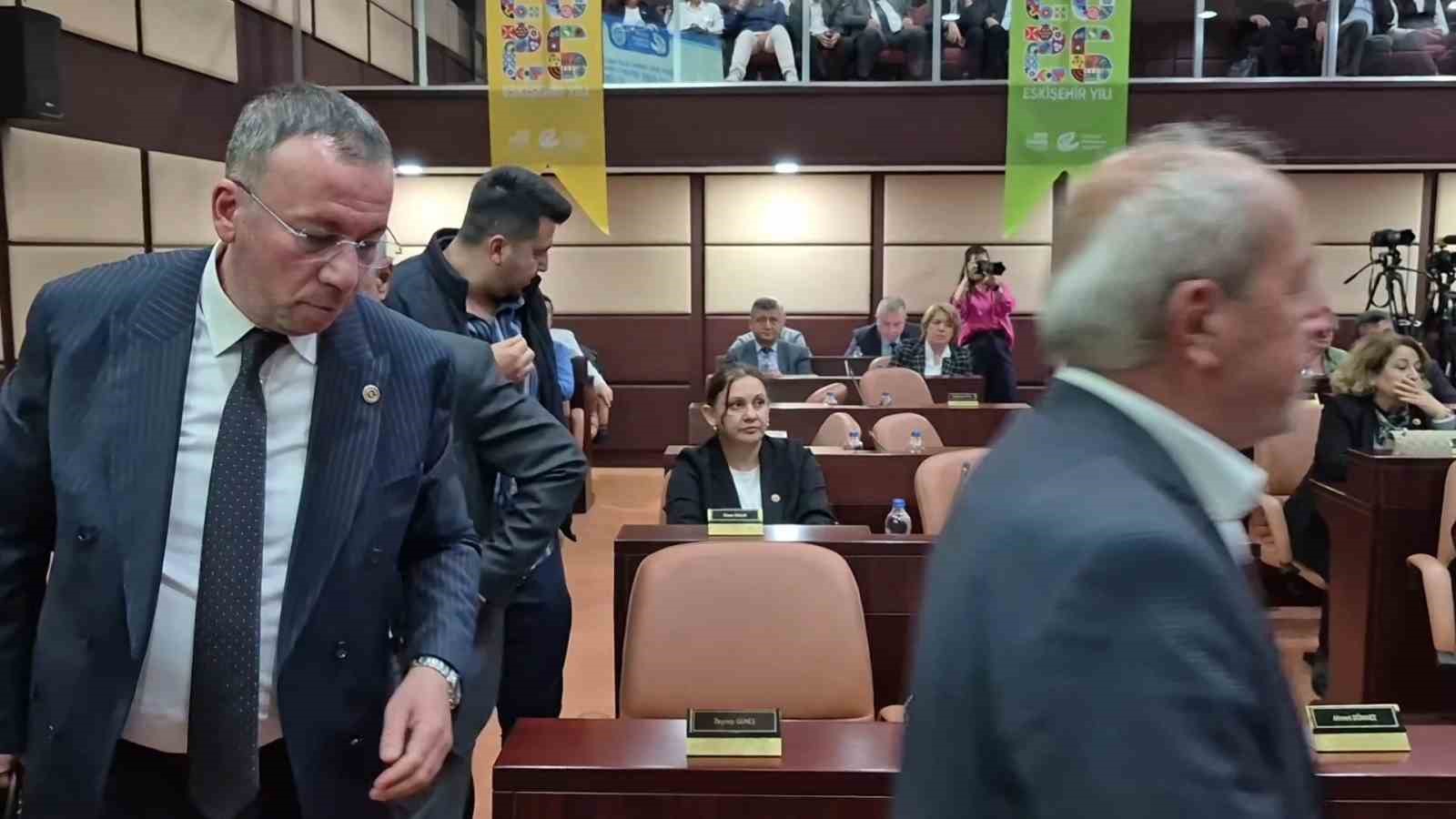 Eskişehir Büyükşehir Belediyesi Meclisi’nde ESKİ gerginliği