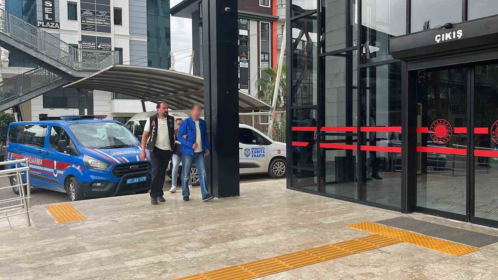 Alanya&rsquo;da sosyal medyadan cumhurbaşkanına hakaret eden şahıs tutuklandı
