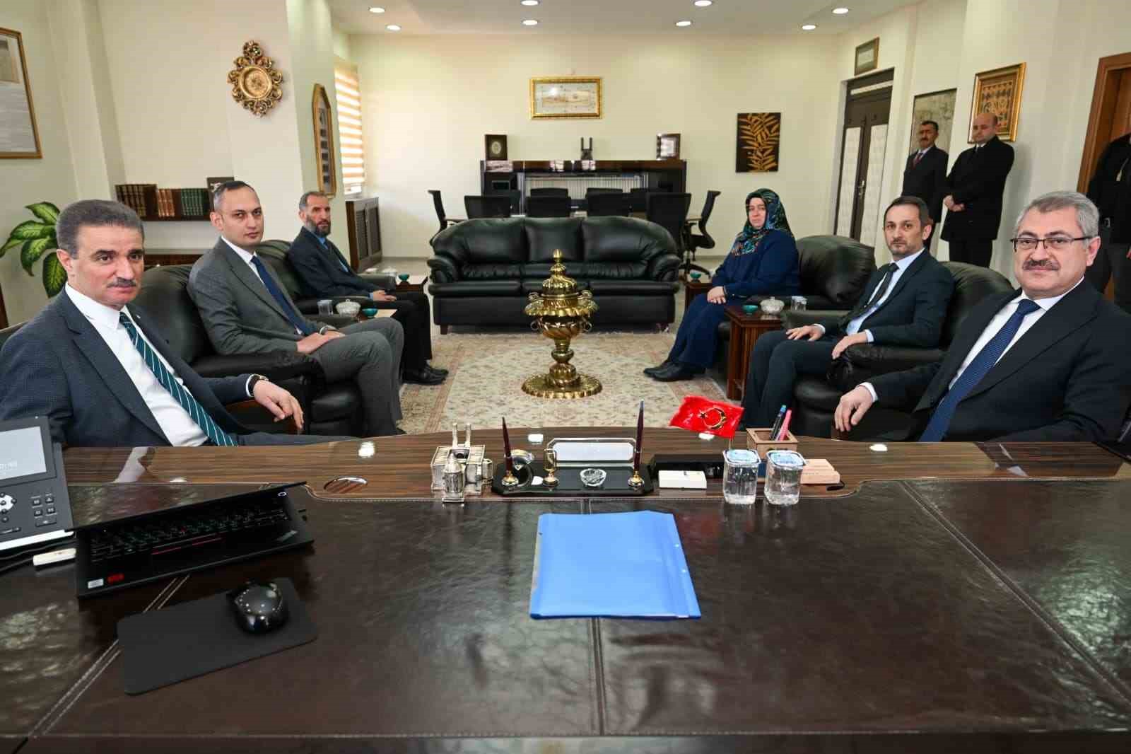 M&uuml;ft&uuml;l&uuml;kten Vali Baruş&rsquo;a birifing
