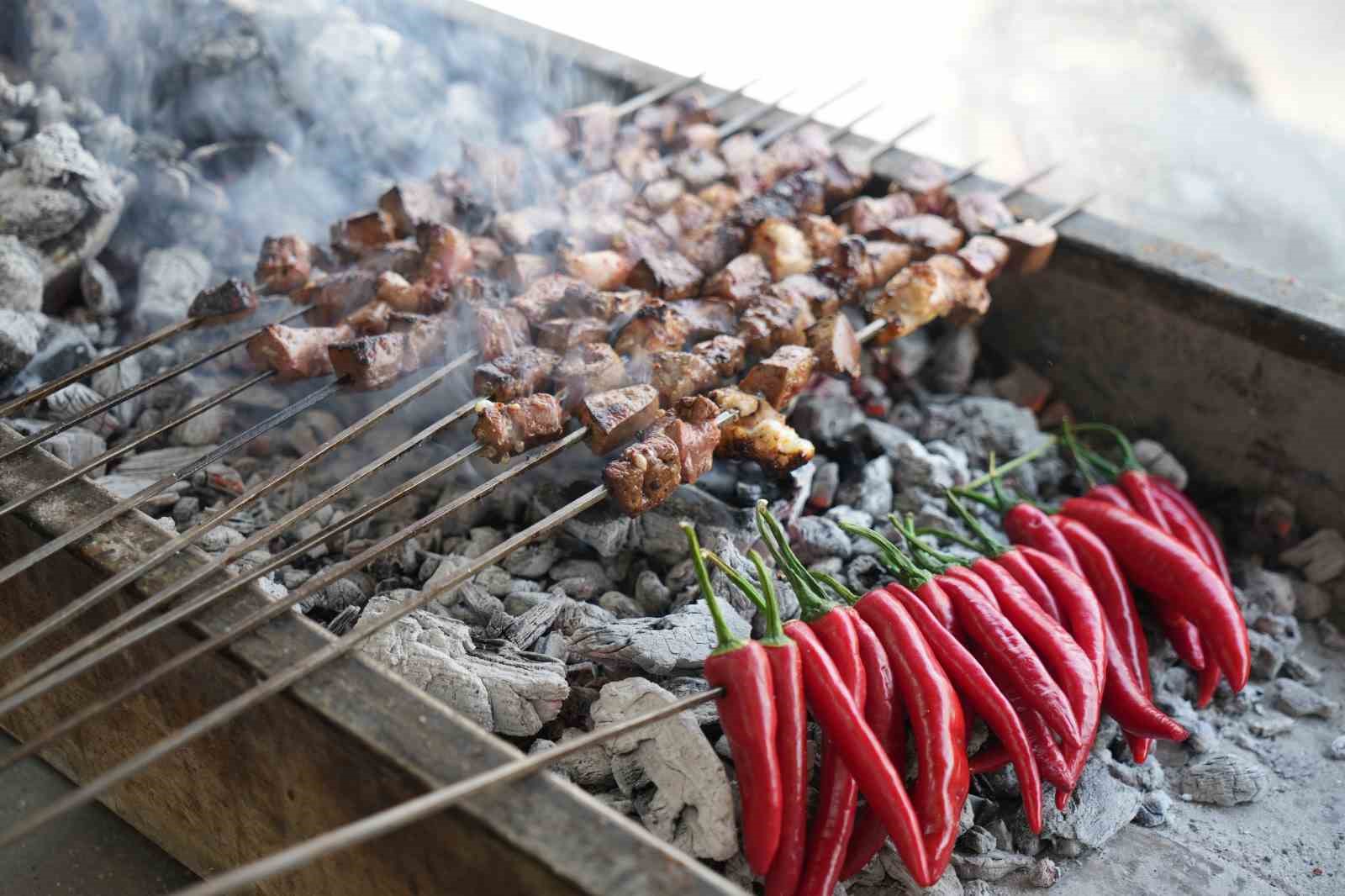 Gaziantep&rsquo;in kadın ciğer ustası m&uuml;şterilerden tam not alıyor
