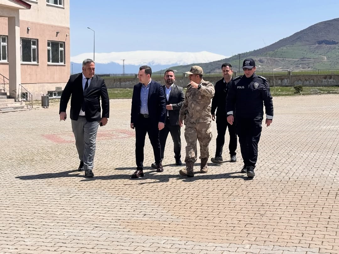 Hask&ouml;y&rsquo;de okul g&uuml;venliği masaya yatırıldı, Kaymakam G&uuml;ney sahaya indi
