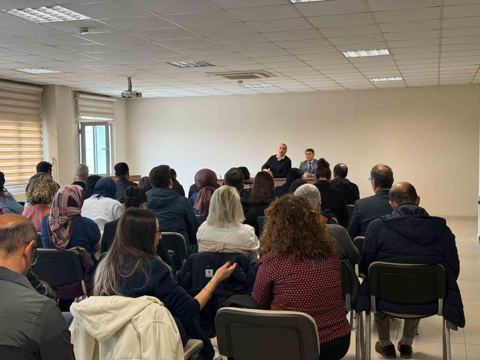 Burhaniye&rsquo;de bağımlılıkla m&uuml;cadele toplantısı yapıldı
