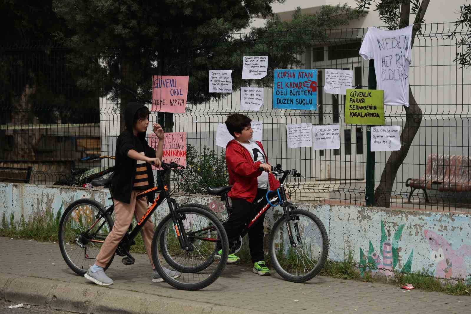 N&ouml;bet&ccedil;i &ouml;ğretmen diğer &ouml;ğrencileri kurtarmak i&ccedil;in &rsquo;yere yatın&rsquo; diye bağırmış
