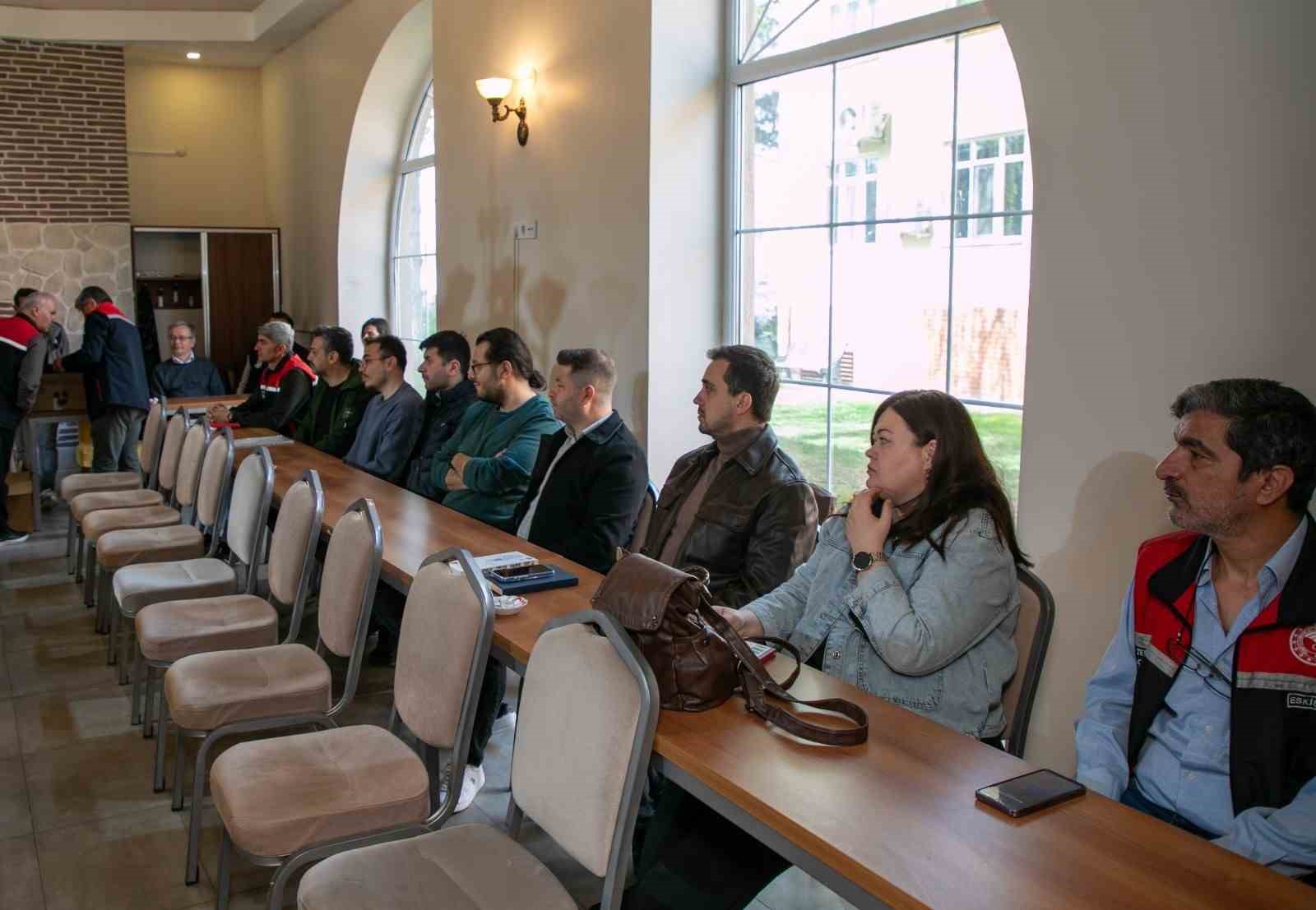 Eskişehir&rsquo;de &uuml;reticiler tarım sigortalarıyla ilgili bilgilendirildi
