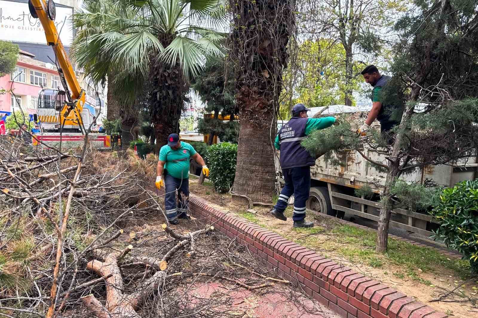 Efeler Belediyesi parkları g&uuml;venli hale getiriyor
