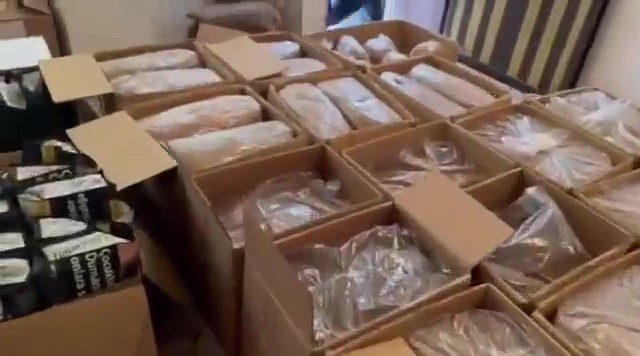 Bursa&rsquo;da ka&ccedil;ak t&uuml;t&uuml;n baskını: Depo ve ara&ccedil;lardan servet &ccedil;ıktı
