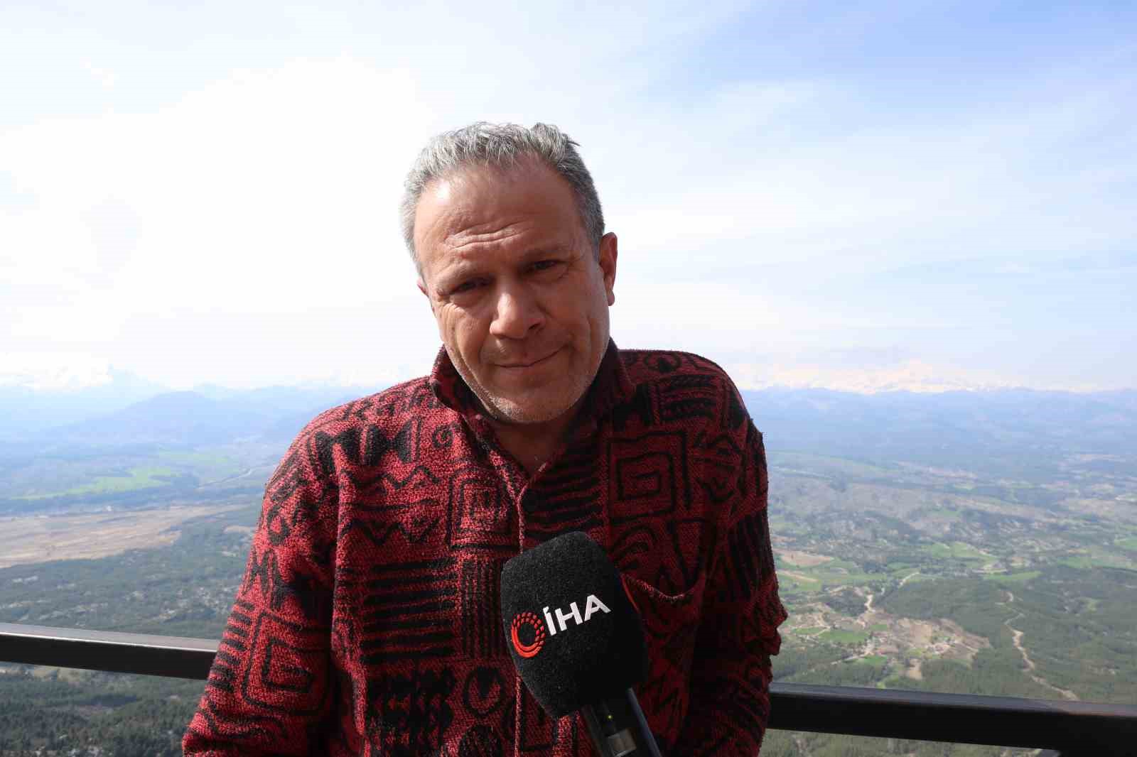 Adana&rsquo;da bir yanda kar, bir yanda bahar
