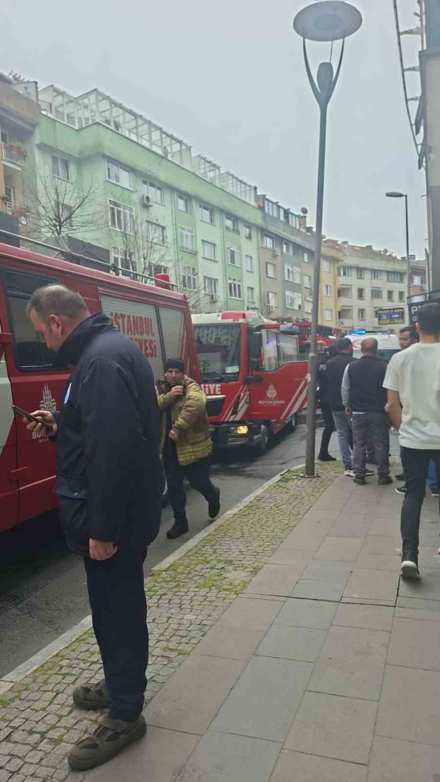 Şişli&rsquo;de korkutan baca yangını
