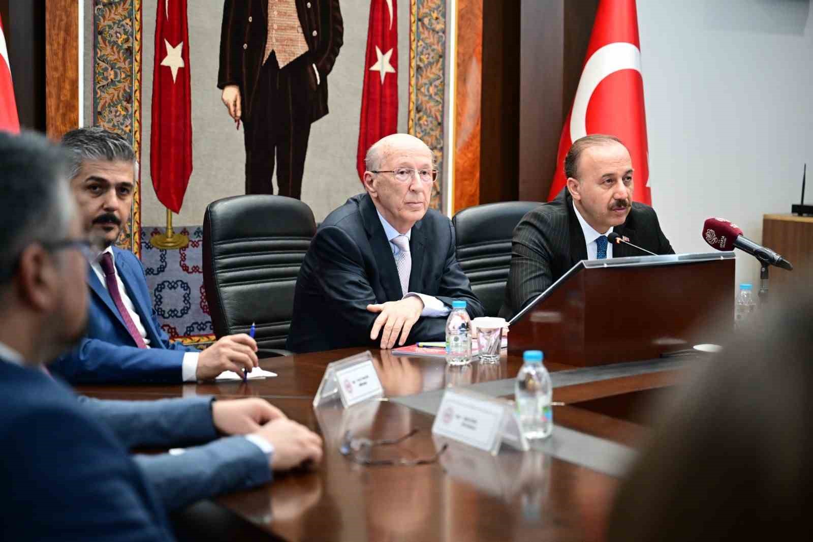 Isparta&rsquo;da okul isimleriyle provokatif paylaşım yapan 10 kişi g&ouml;zaltına alındı
