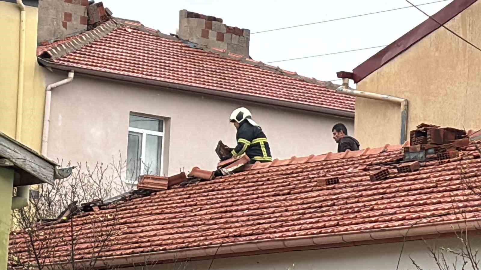 M&uuml;stakil evde baca yangını paniğe neden oldu
