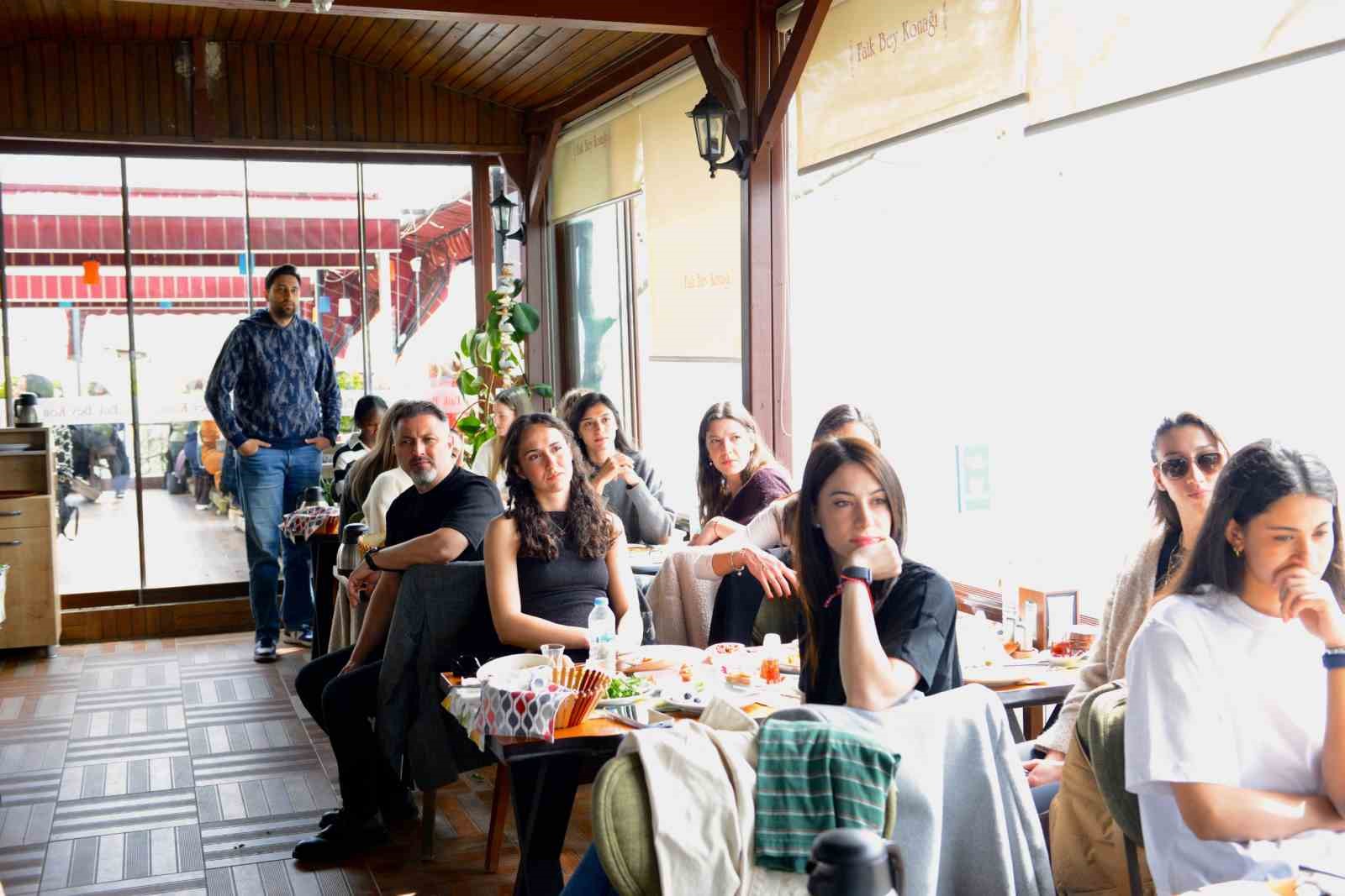 Nil&uuml;fer&rsquo;in sultanları, G&ouml;lyazı&rsquo;da buluştu
