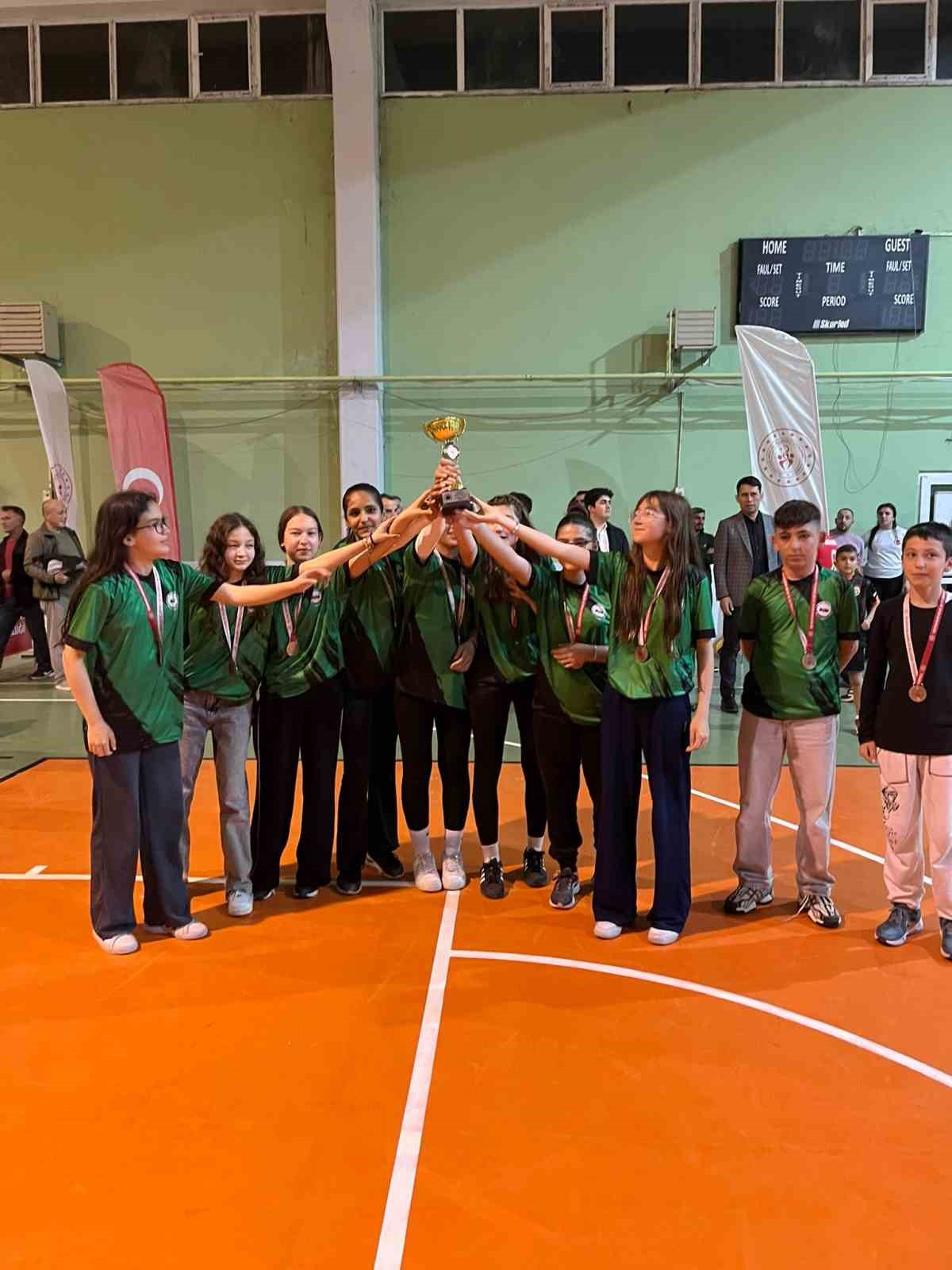 Beylikova&rsquo;da voleybol turnuvası g&ouml;rkemli finalle tamamlandı
