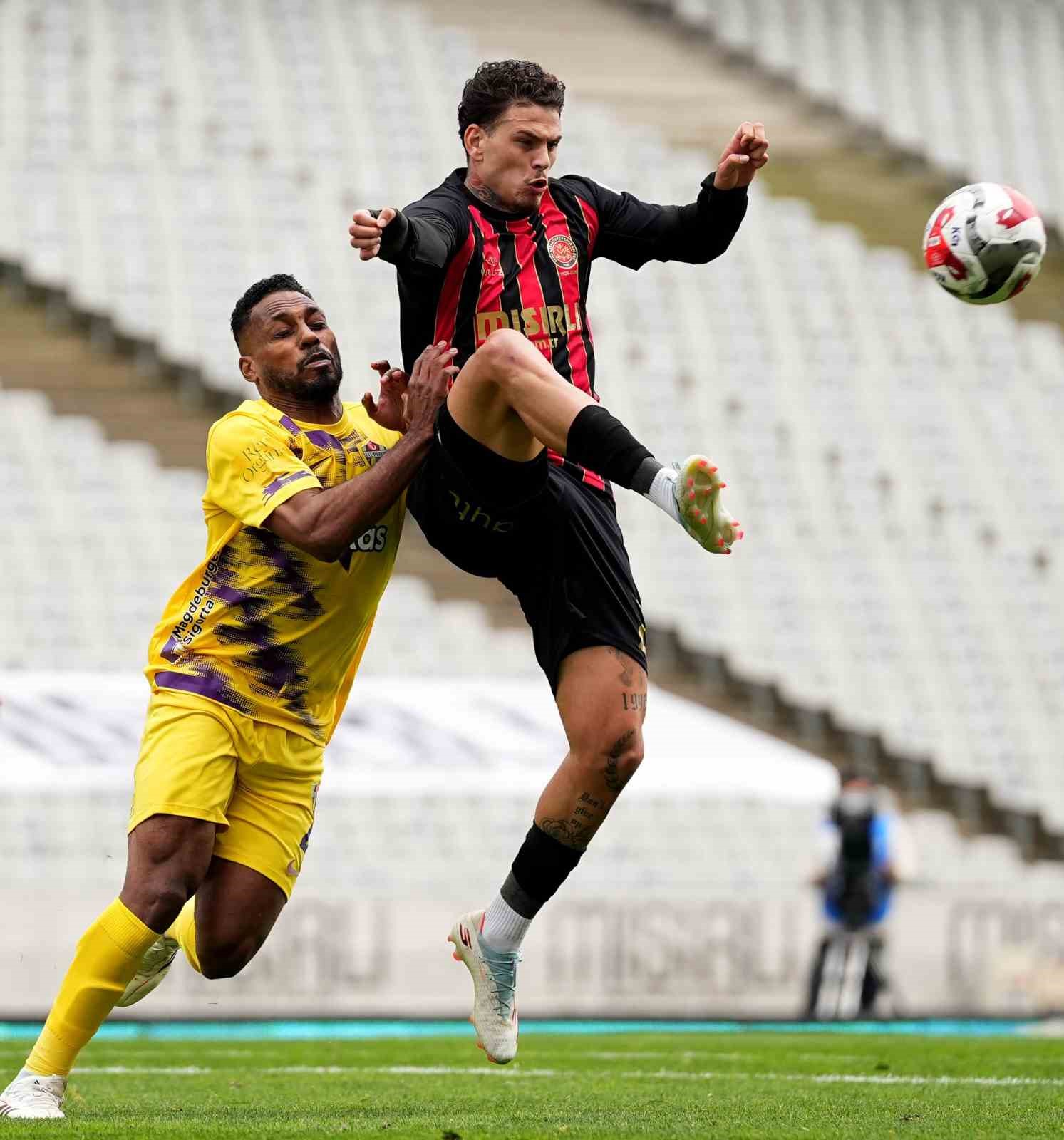 Trendyol S&uuml;per Lig: Fatih Karag&uuml;mr&uuml;k: 1 - Ey&uuml;pspor: 2 (Ma&ccedil; sonucu)
