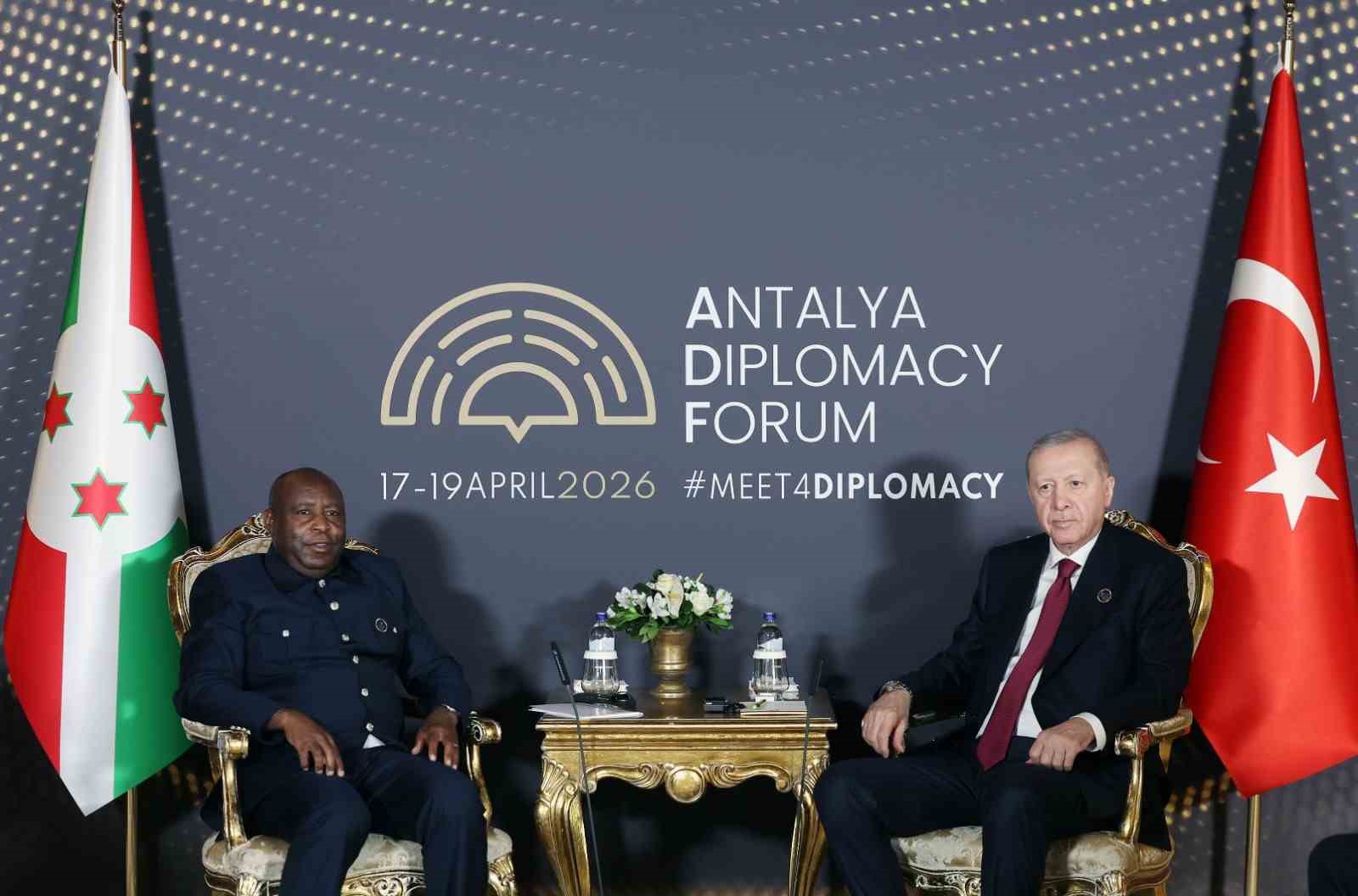 Cumhurbaşkanı Erdoğan, Burundi Cumhurbaşkanı Ndayishimiye ile g&ouml;r&uuml;şt&uuml;
