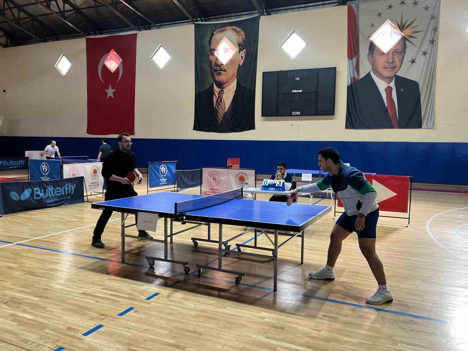 Vezirköprü’de sağlık çalışanları masa tenisi turnuvası