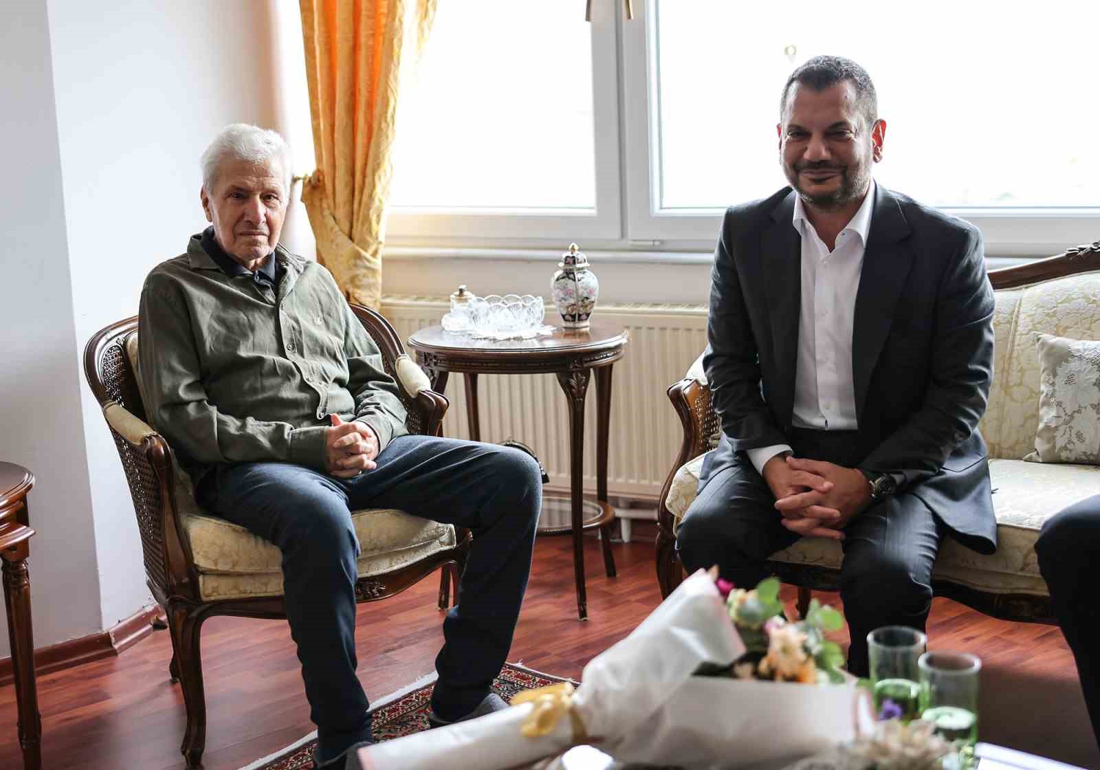 Trabzonspor eski başkanı Atay Aktuğ hayatını kaybetti