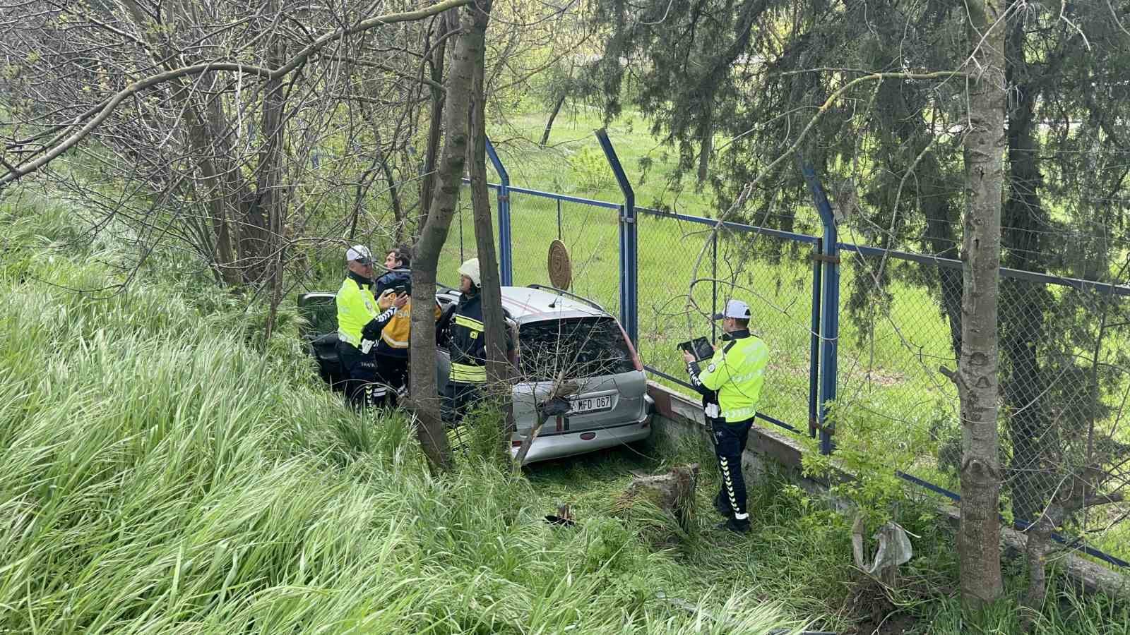 Tekirdağ&rsquo;da şarampole u&ccedil;an otomobilin s&uuml;r&uuml;c&uuml;s&uuml; hayatını kaybetti
