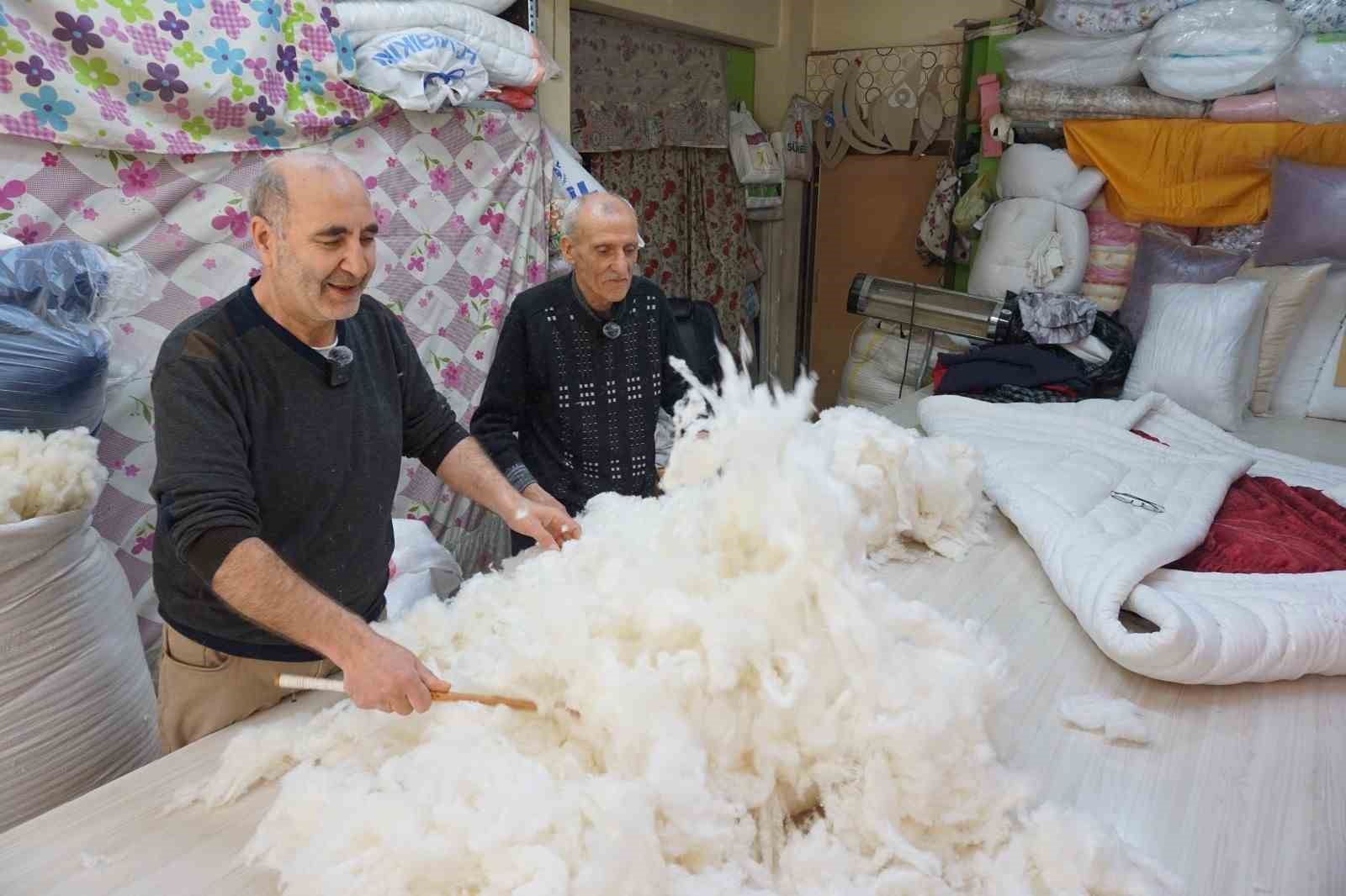 Yorgancılık ve hallaçlık, iğne iplikle geleceğe tutunmaya çalışıyor