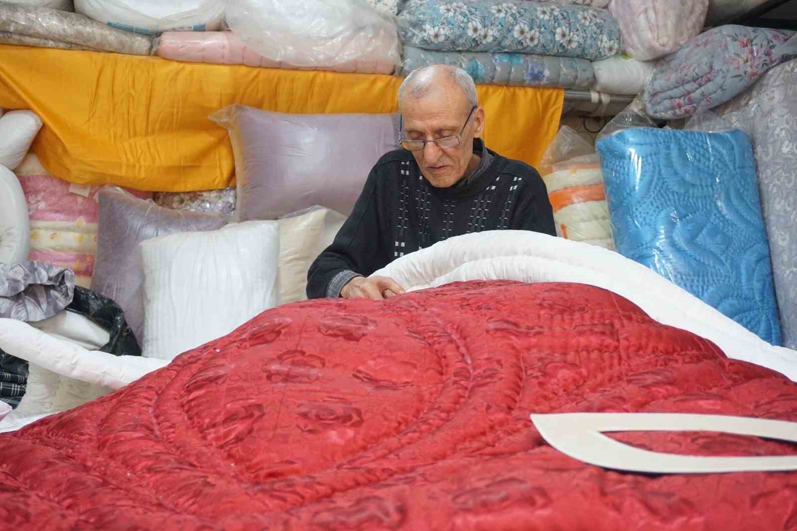 Yorgancılık ve halla&ccedil;lık, iğne iplikle geleceğe tutunmaya &ccedil;alışıyor
