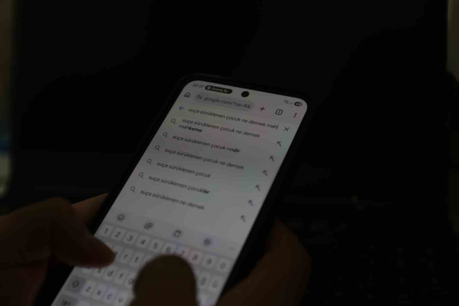 Şiddetin g&ouml;r&uuml;nen y&uuml;z&uuml;n&uuml;n ardında aile, &ccedil;evre ve yalnızlaşma var
