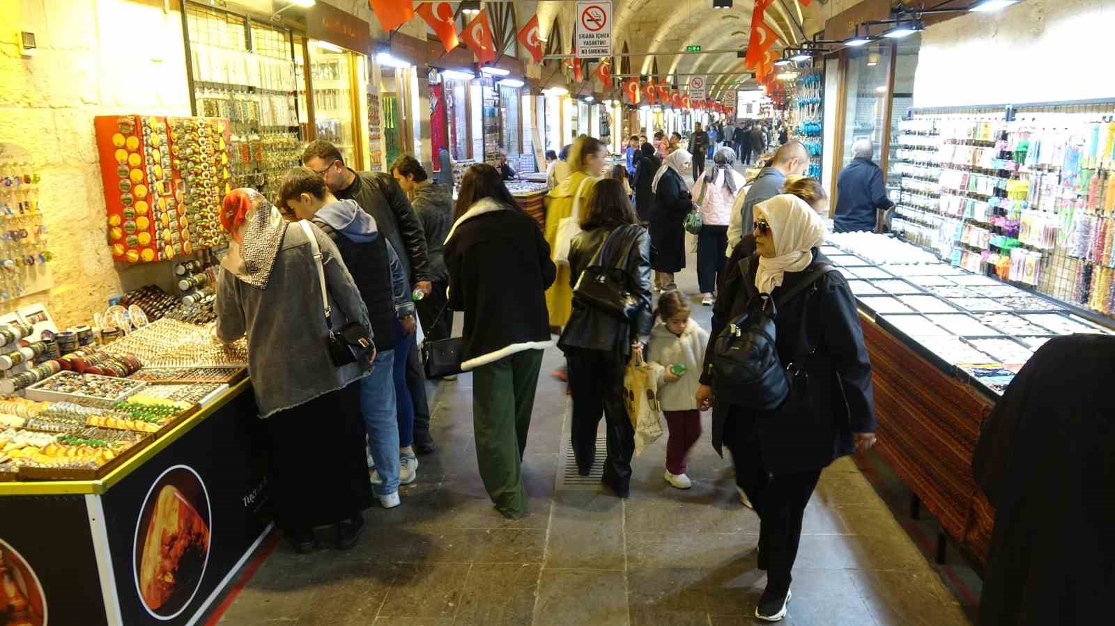 300 yıllık Zincirli Bedesten turistlerin g&ouml;zdesi
